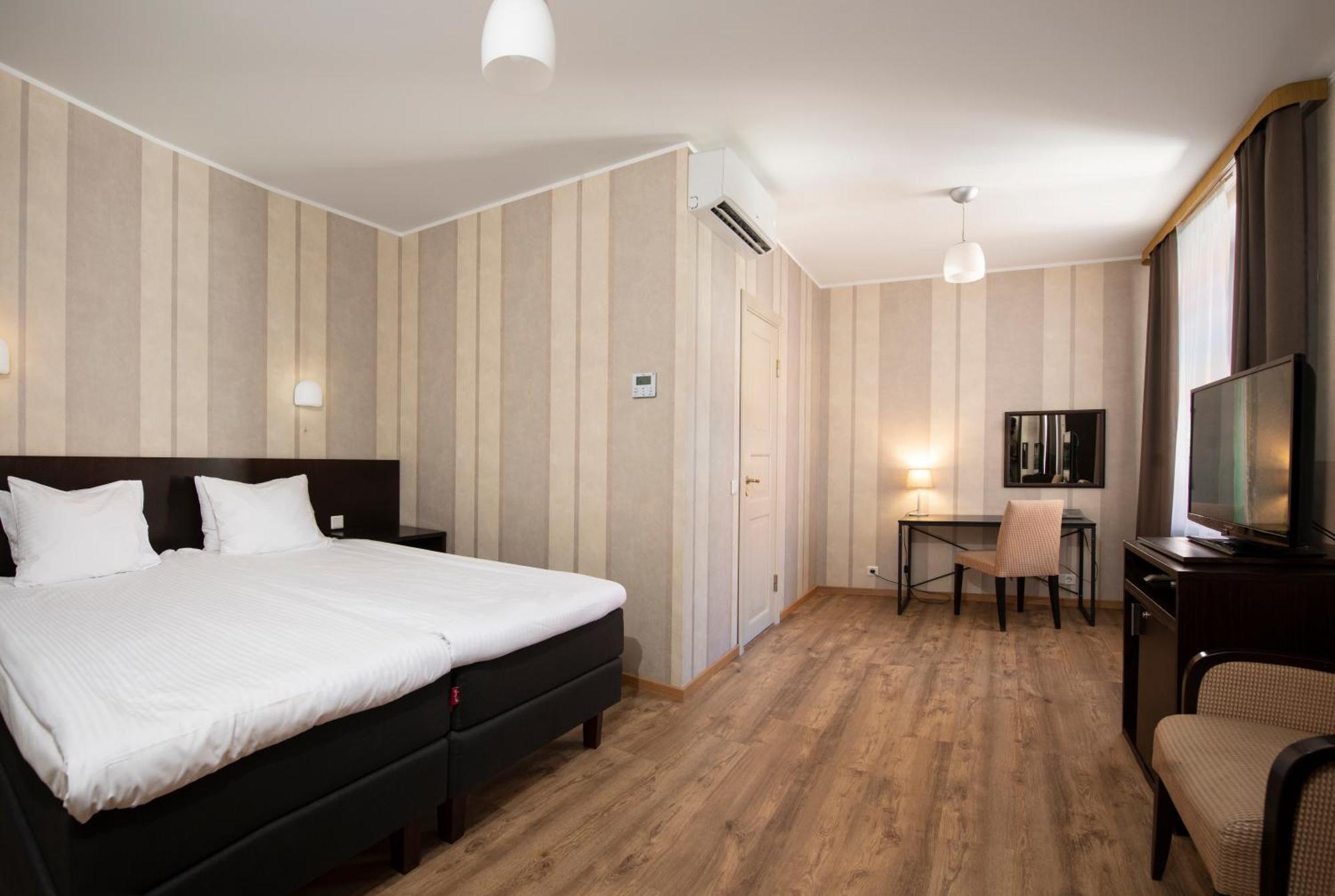 Hotel Hestia Barons Old Town 4*