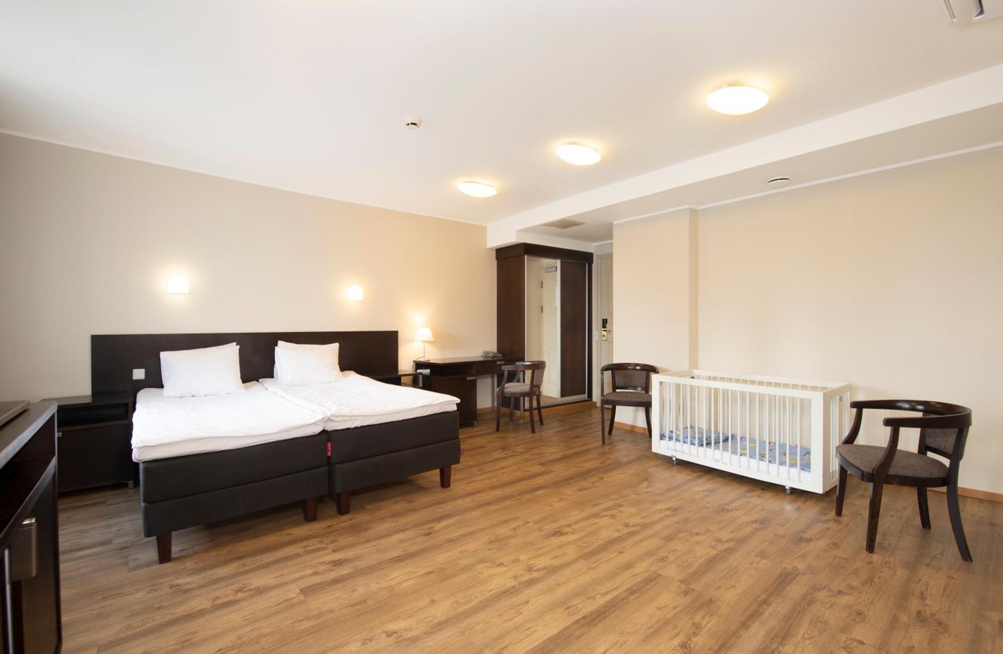 Hestia Barons Old Town Hotel