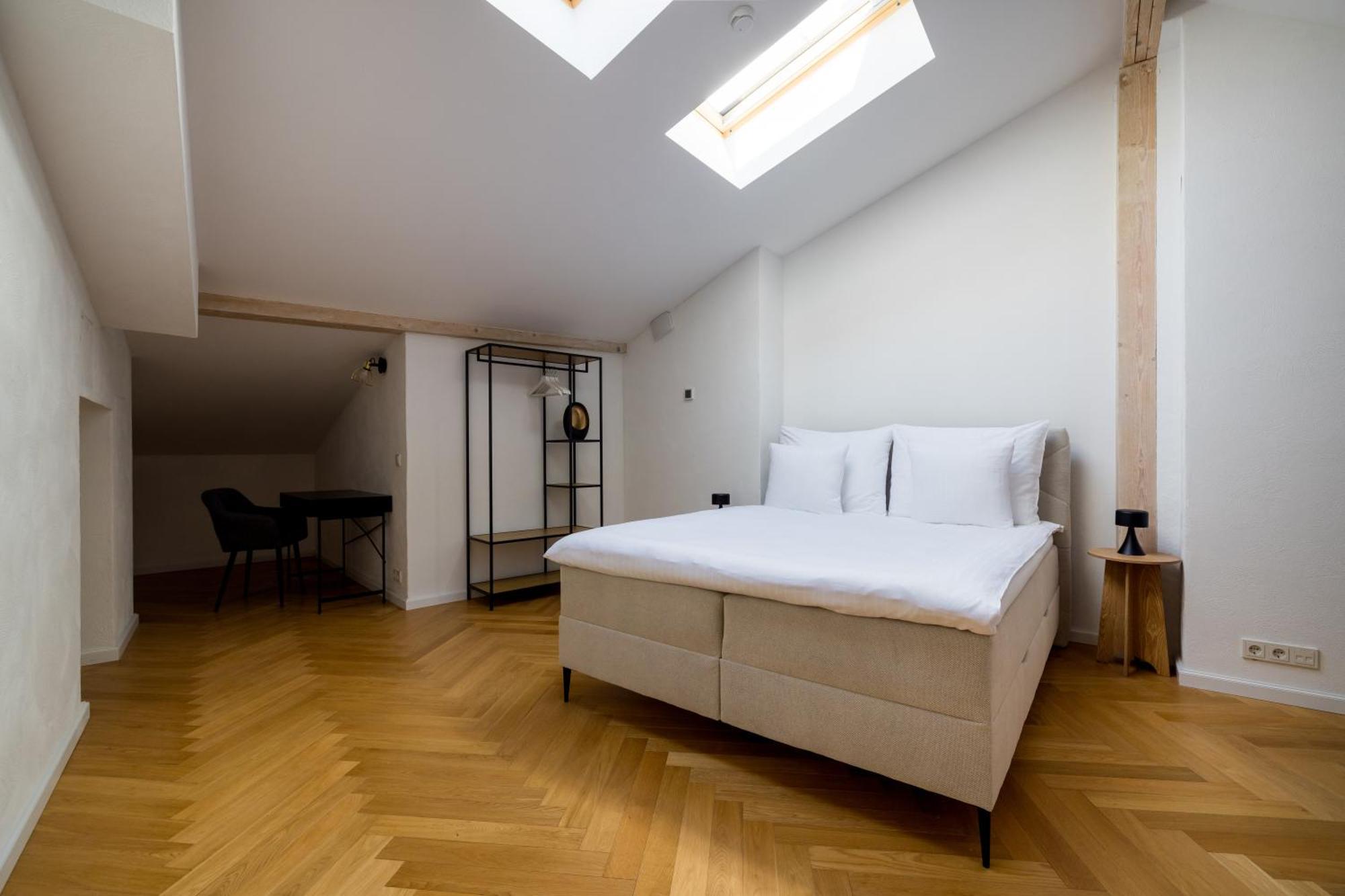 Отель Hestia Barons Old Town 4*